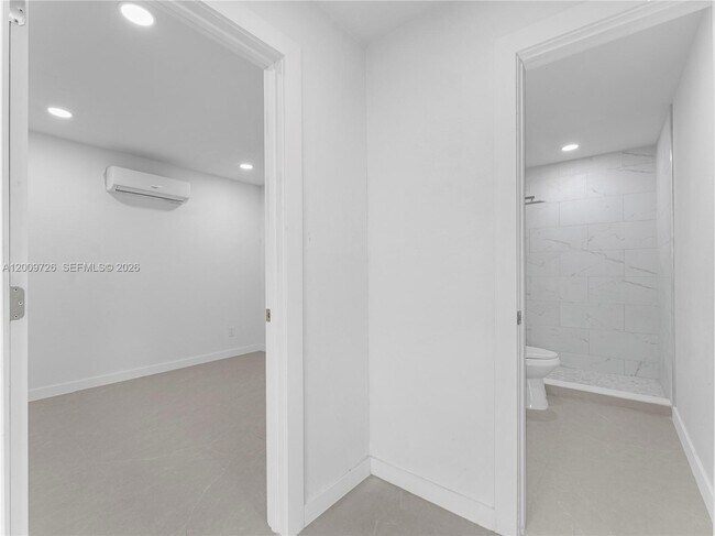 Building Photo - 1370 W 29th St