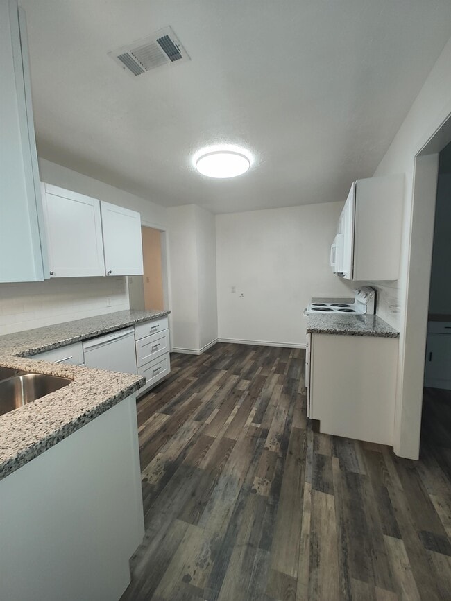 Building Photo - 105 Lumberton Dr