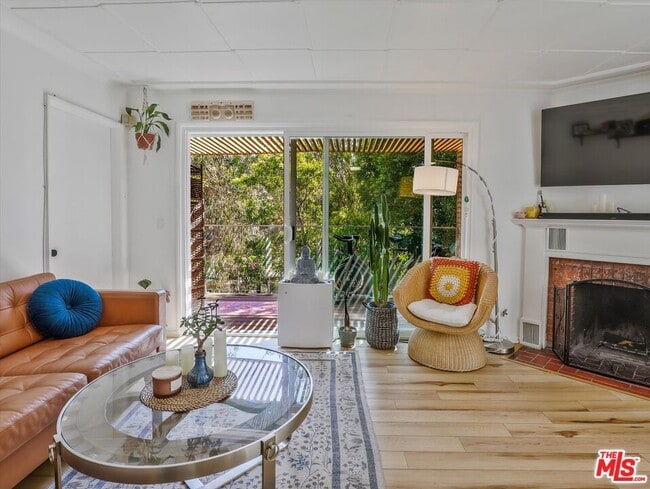 Building Photo - 6921 Pso Del Serra