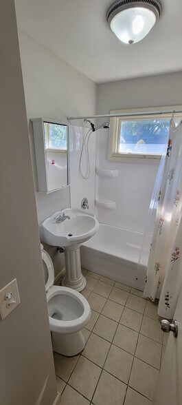 Building Photo - 3901 SW 7th St