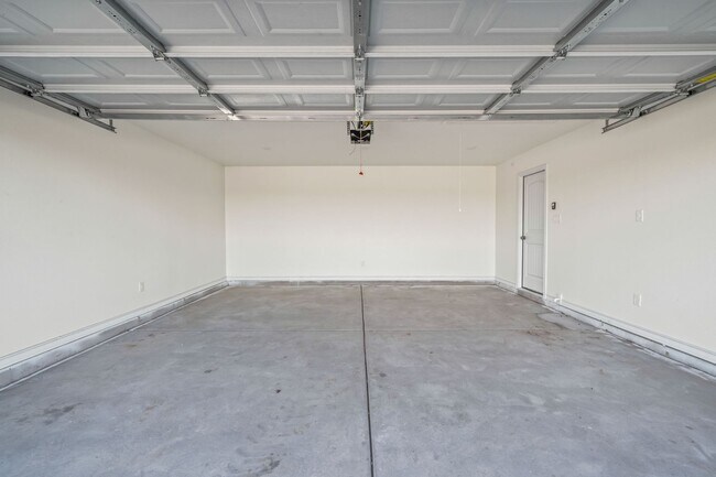 Building Photo - Country Living In Roosevelt ISD!