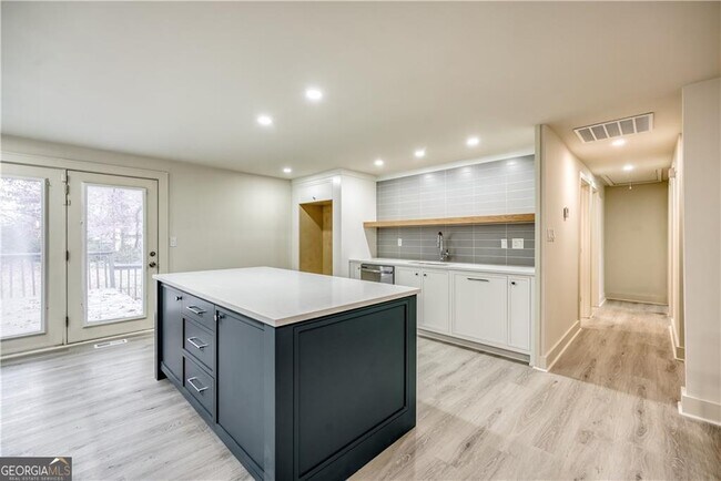 Building Photo - 3254 Newcastle Way