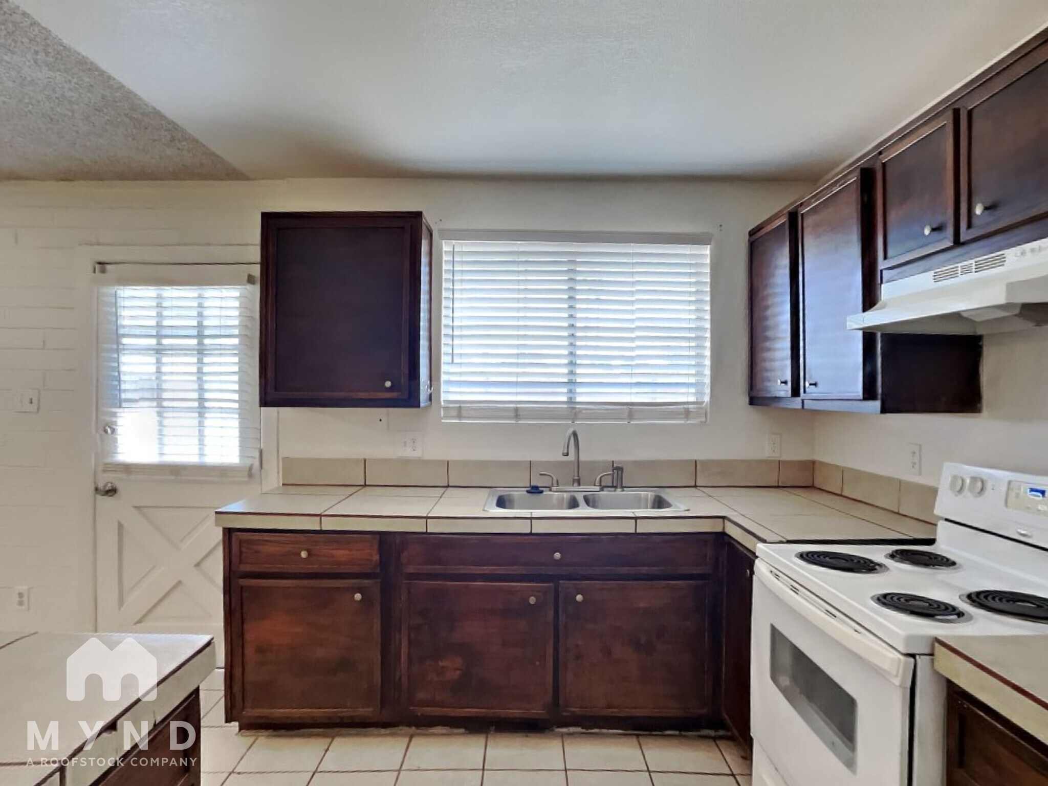 Building Photo - 5619 N 61st Cir