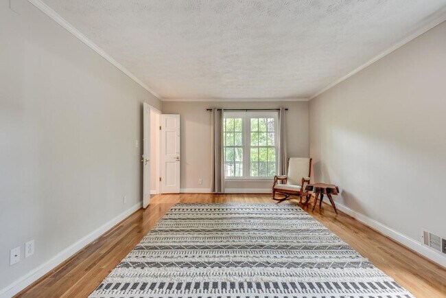 Building Photo - 2663 Rangewood Dr NE