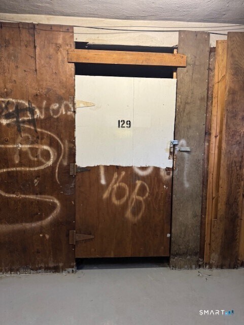 Building Photo - 236 Glenbrook Rd