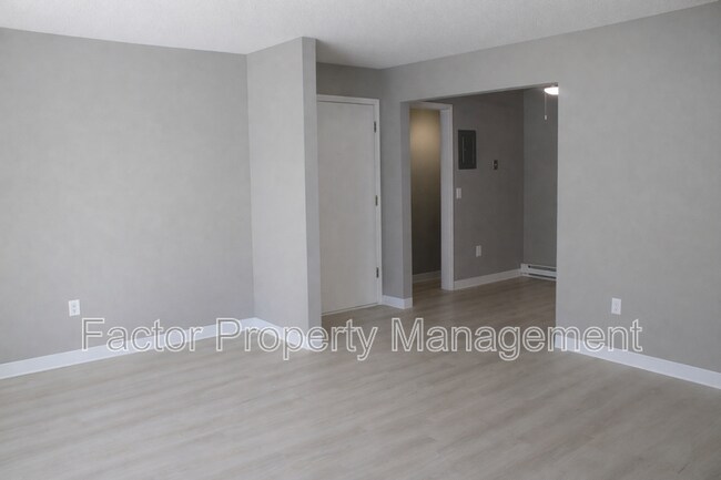 Building Photo - 418 Allan Ave