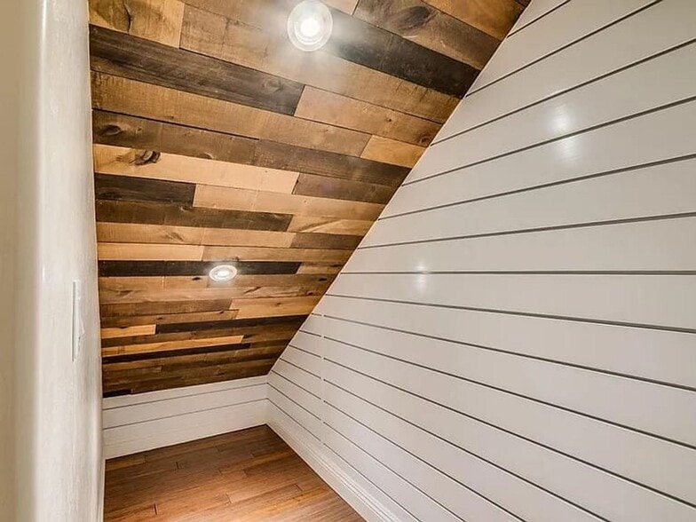 Building Photo - 2353 W Barwick Dr