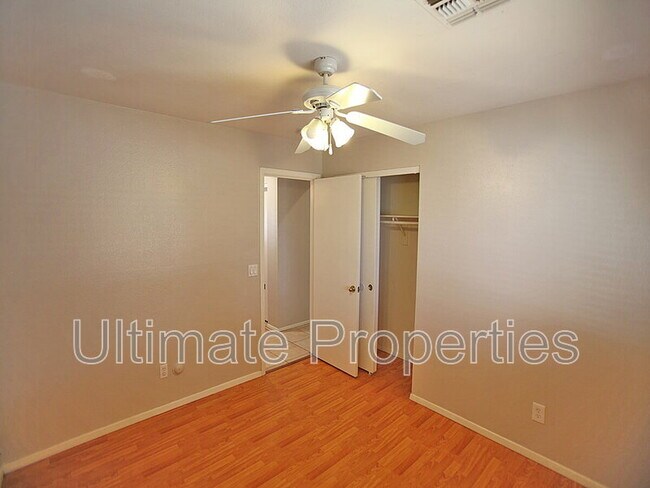 Building Photo - 8546 W Meadowbrook Ave