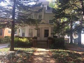 Building Photo - 1419 S Lowell Ave