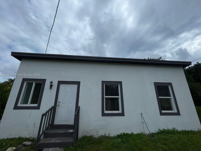 Building Photo - 4729 NW 15th Ave