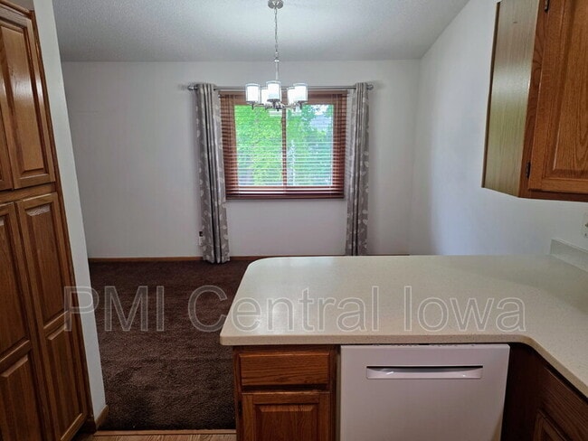 Building Photo - 5310 Brookview Dr
