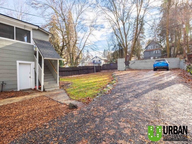 Building Photo - 370 E 8th Ave