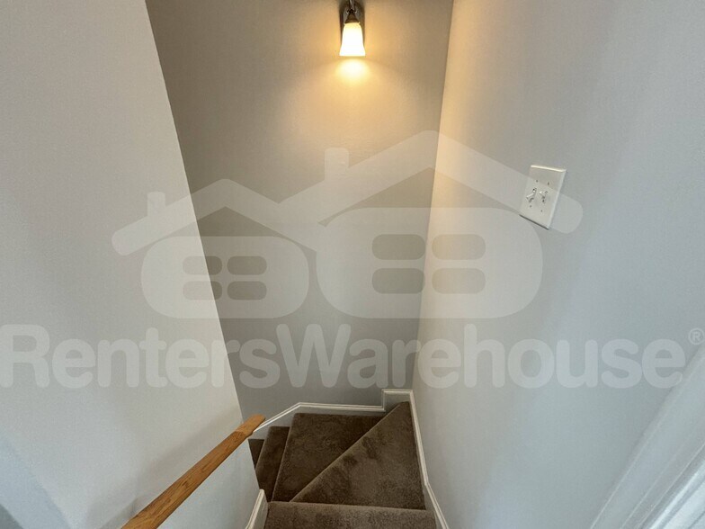 Building Photo - 1216 Westview Terrace