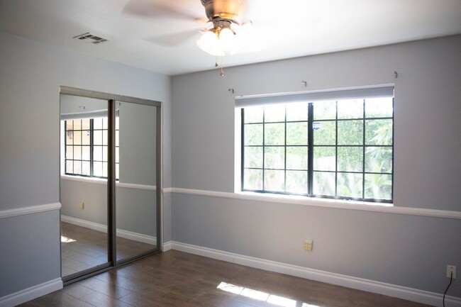 Building Photo - 40588 Clover Ln