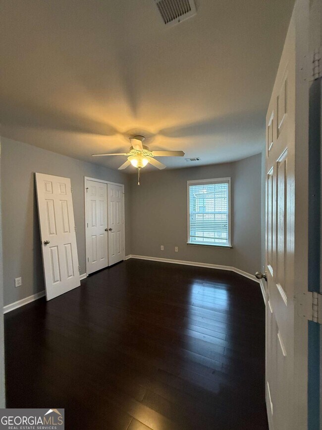 Building Photo - 2501 Royston Dr