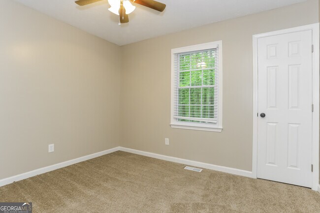 Building Photo - 265 Arbor Way