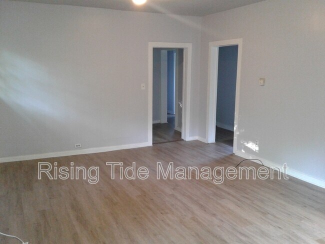 Building Photo - 220 58th Alley
