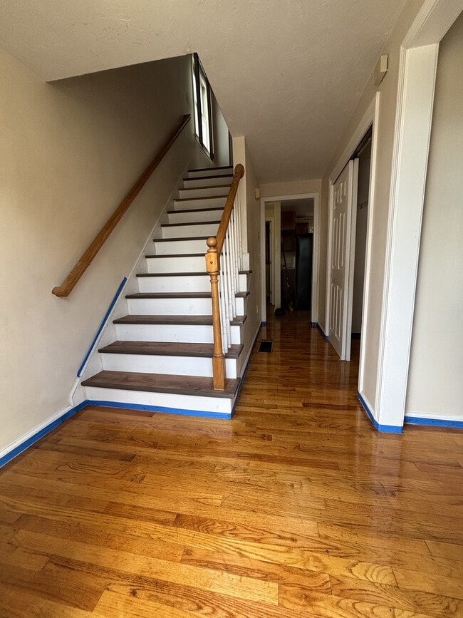 Building Photo - 118 Montclair Ave