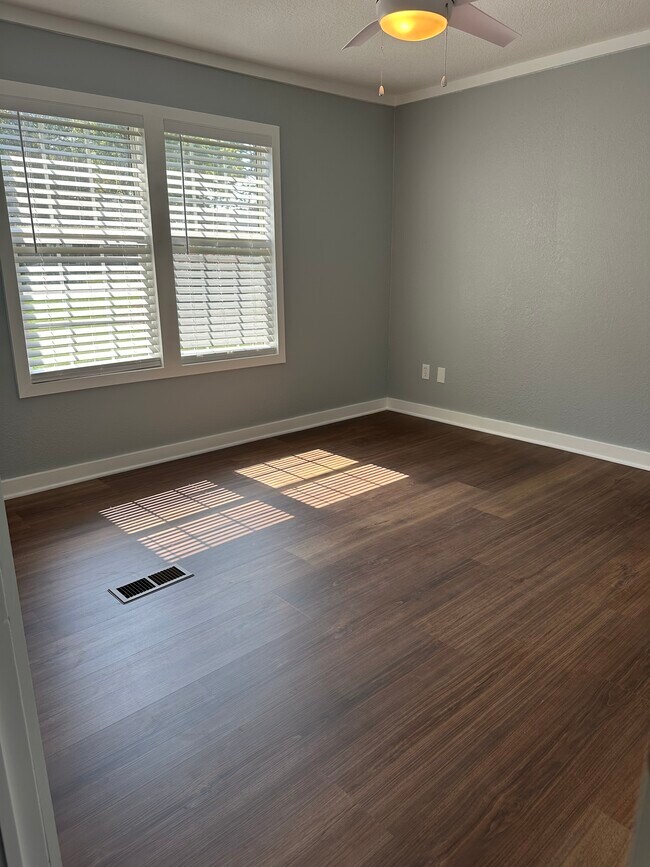 Building Photo - 38 Shuford St