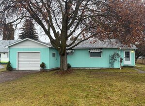 Building Photo - Lovely Kalispell home
