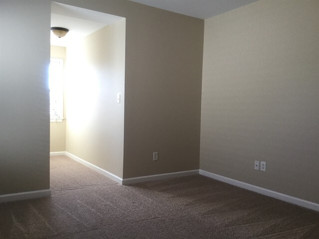 Building Photo - 5966 Armadale Dr