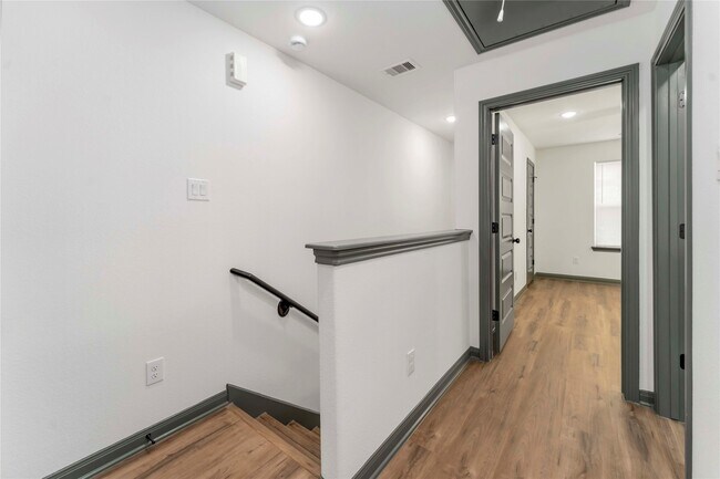 Building Photo - 7987 Chateau St