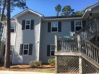 Building Photo - RENT SPECIAL! UPDATED MODERN UNIT! 3BR Clo...