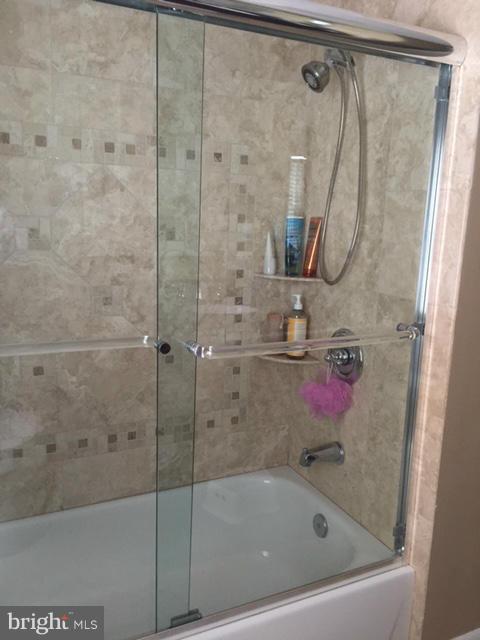 Building Photo - 11125 Hunt Club Dr