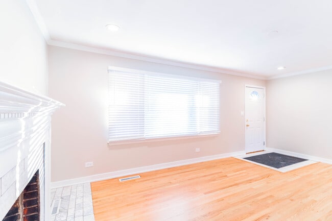 Building Photo - 1392 W 52nd Pl