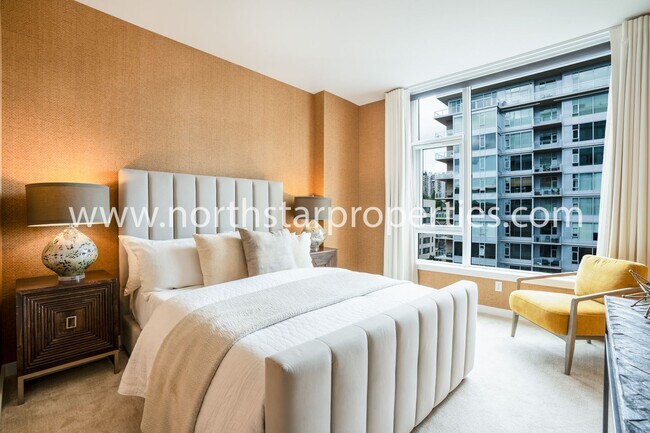 Building Photo - Unobstructed Views at The Strand