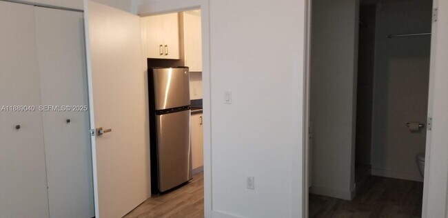 Building Photo - 1035 Euclid Ave