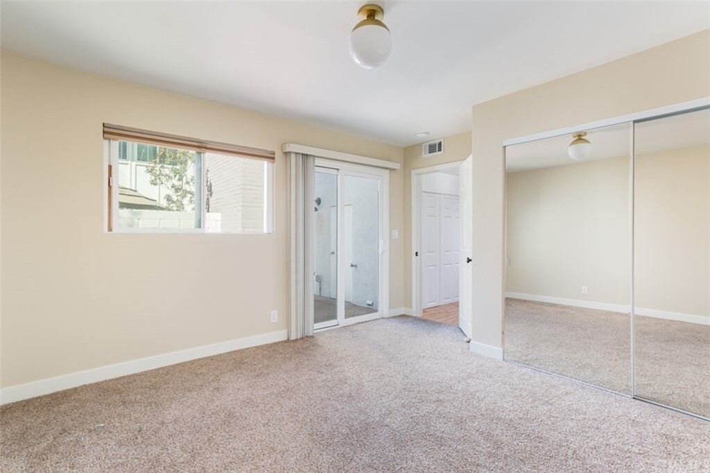 Building Photo - 2426 Lesparre Way