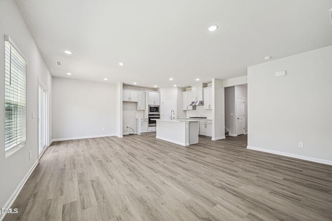 Building Photo - 721 Deschutes Dr