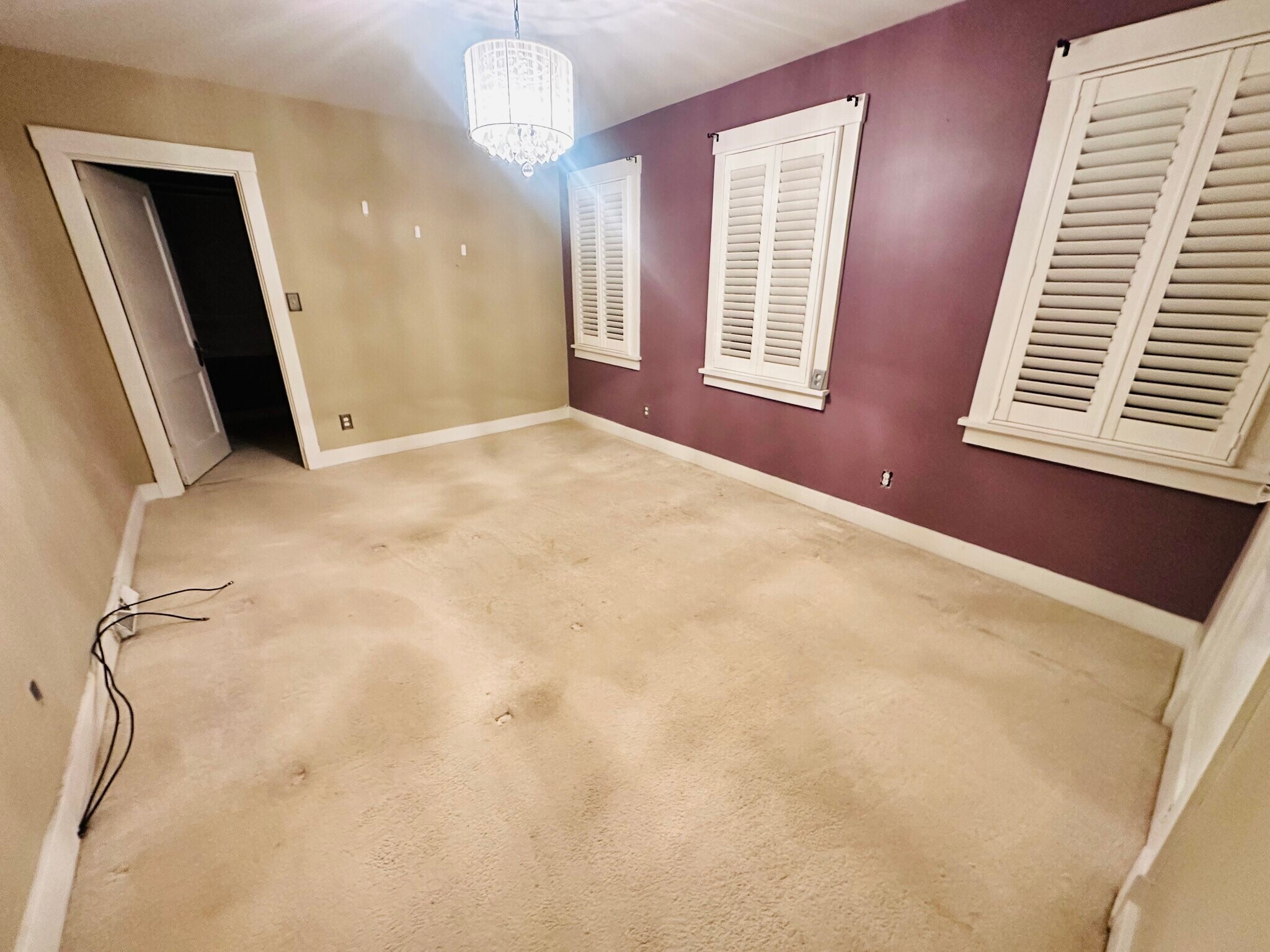 LARGE bedroom - 21 Beech Ave