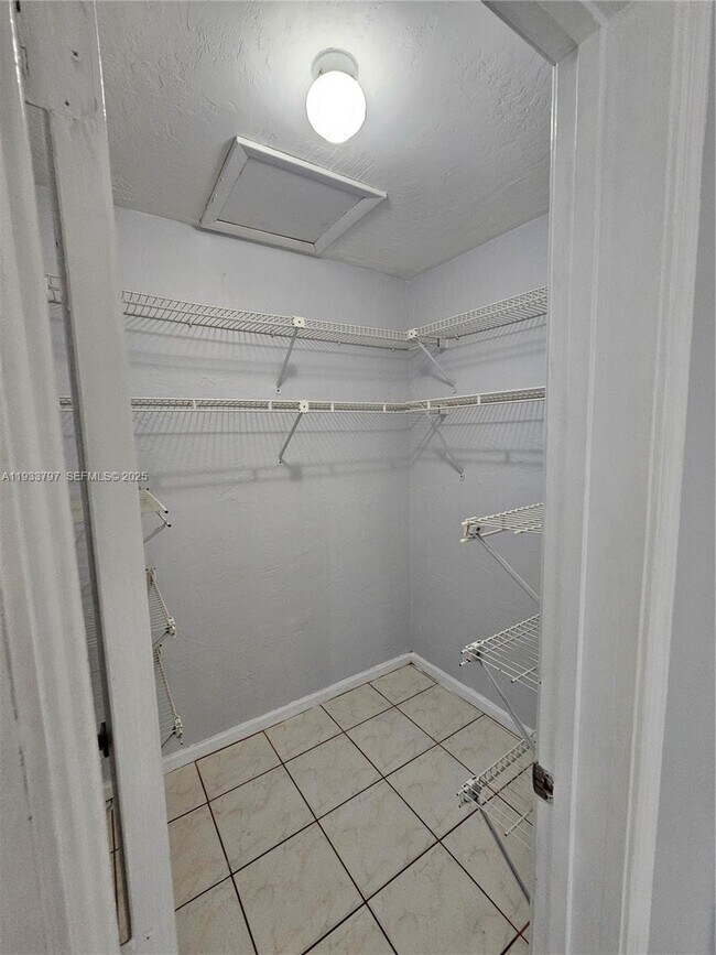 Building Photo - 20514 SW 92nd Ct