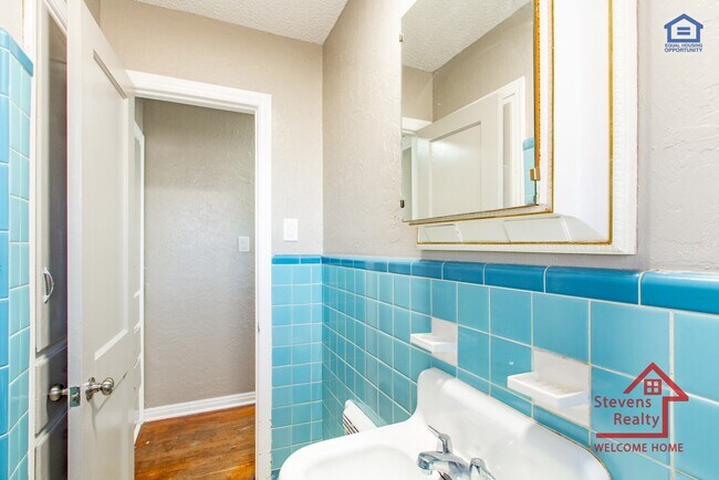 Building Photo - 2524 Prentice NW