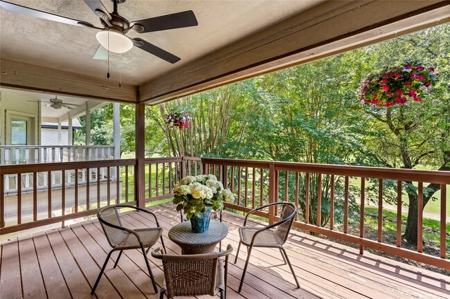 Building Photo - 170 April Cove