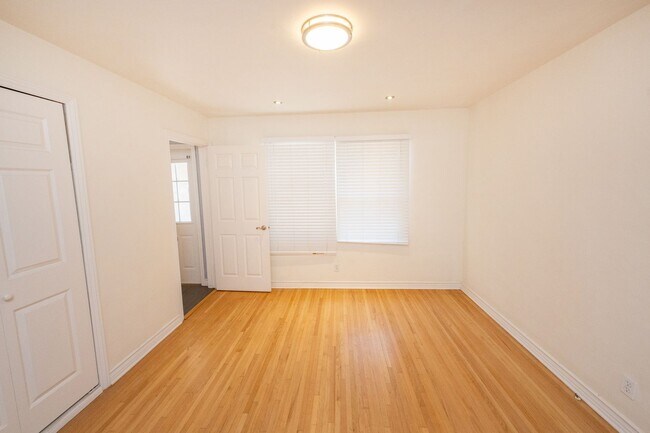 Building Photo - 3BR/2BA home with bonus room & additional ...