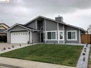 Building Photo - 1740 Gateway Dr