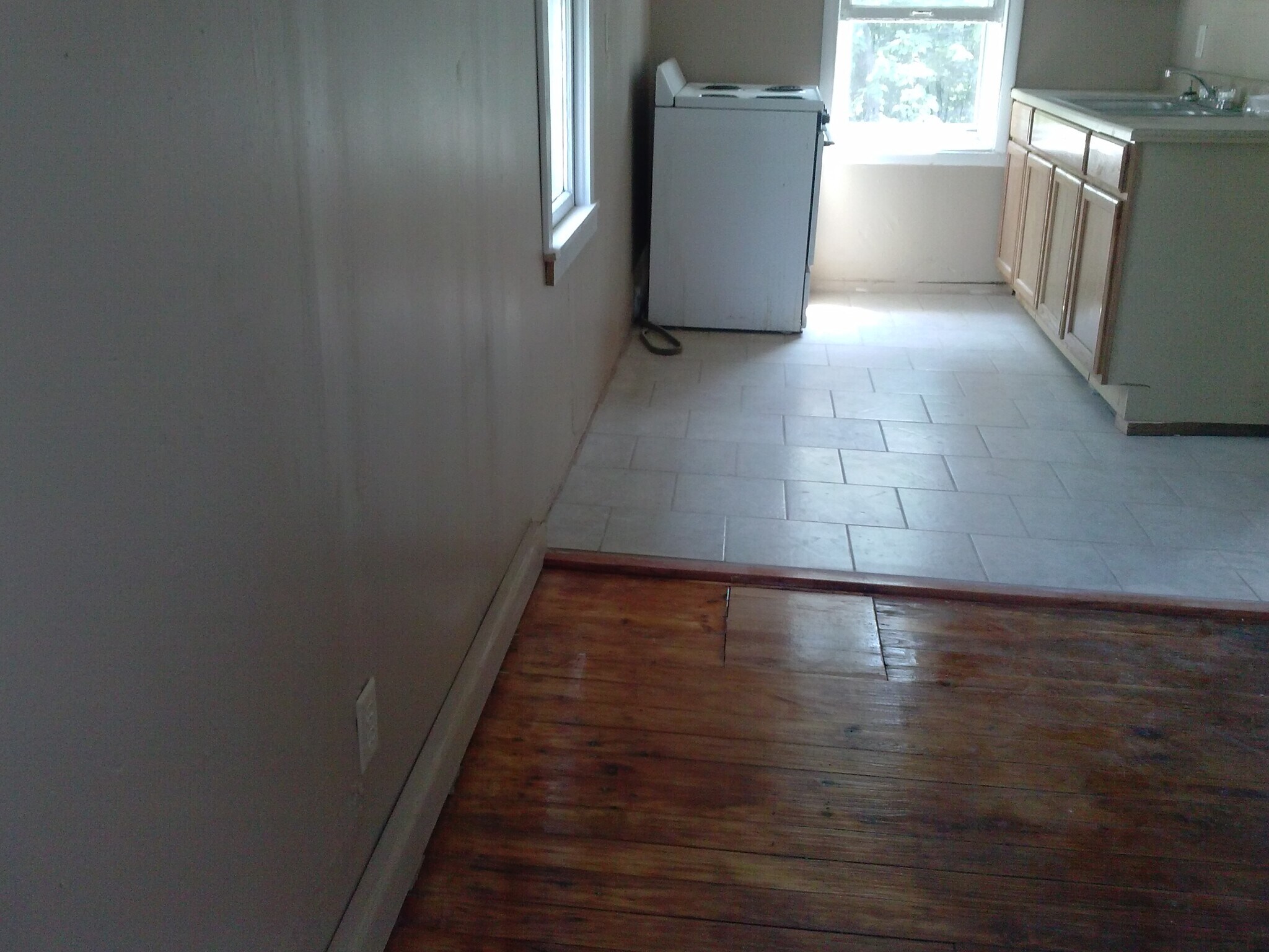 Building Photo - 313 Washtenaw Rd