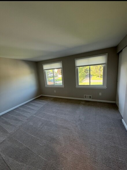 Building Photo - 40 Wheatfield Cir