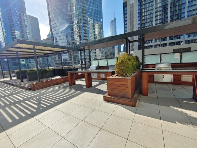 Building Photo - Spacious Streetville One Bedroom