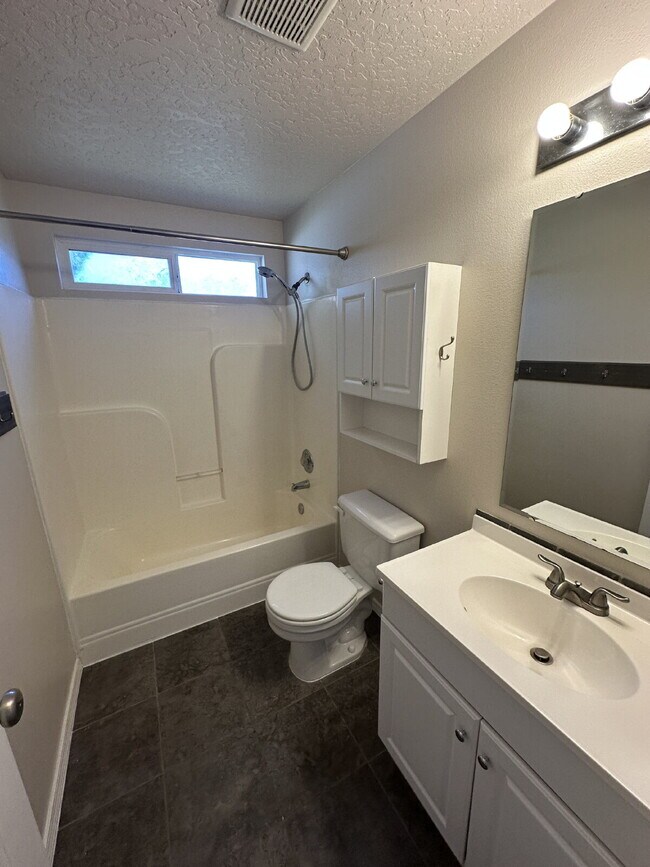 Building Photo - 1328 Goldenrod Pl