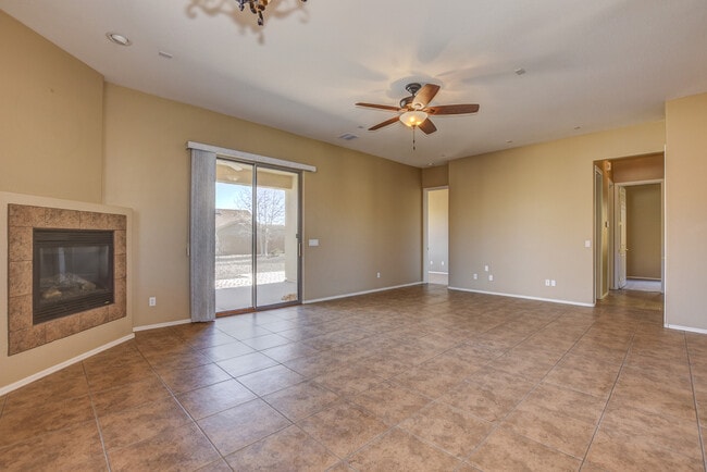 Building Photo - 3 bedroom, 2 bathroom home for Rent in Gra...