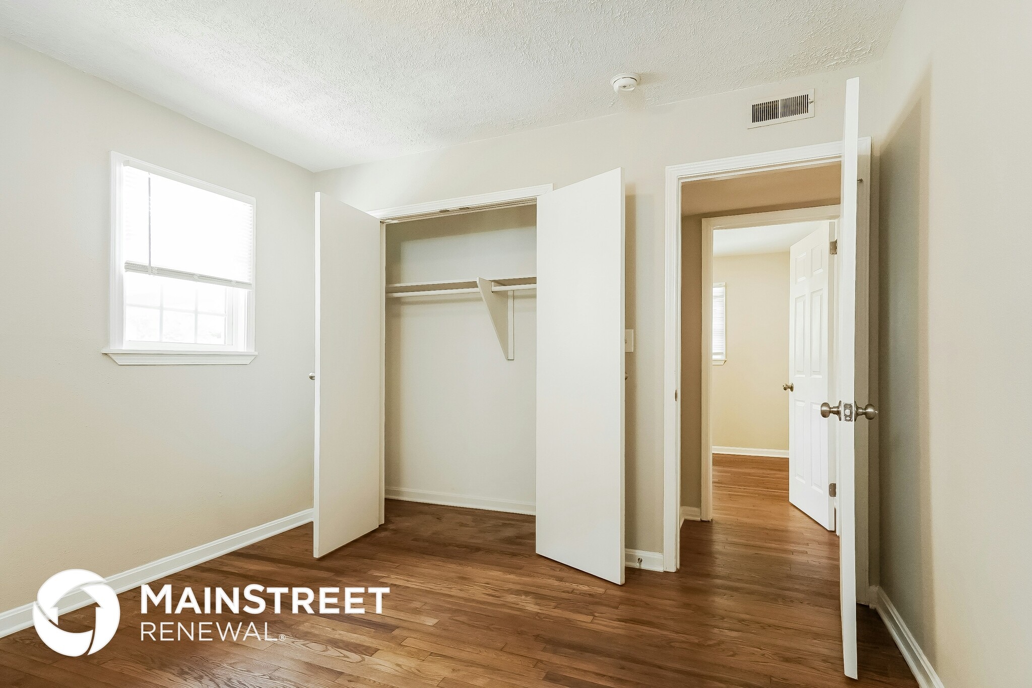 Building Photo - 690 Brooksdale Dr