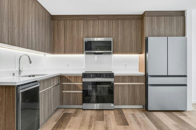 Building Photo - 1500 Rycroft St