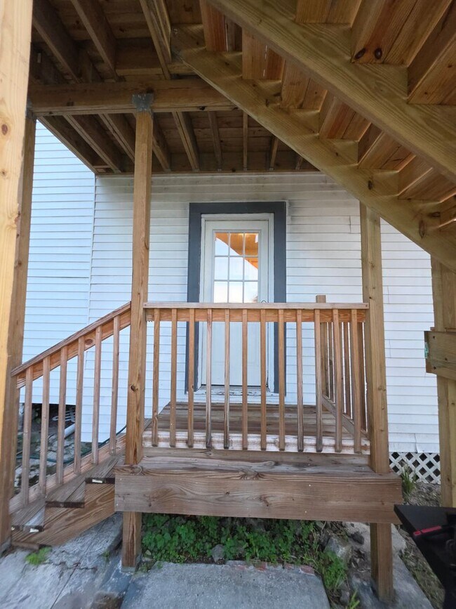 Building Photo - 202 Luella Ct