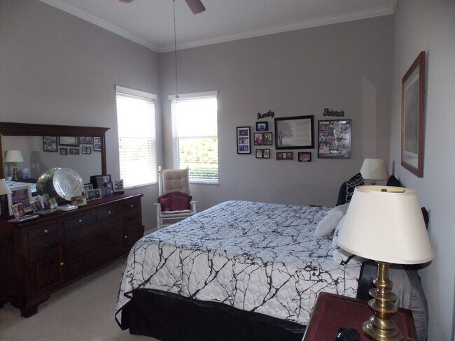 Building Photo - 1289 N Hunt Club Dr