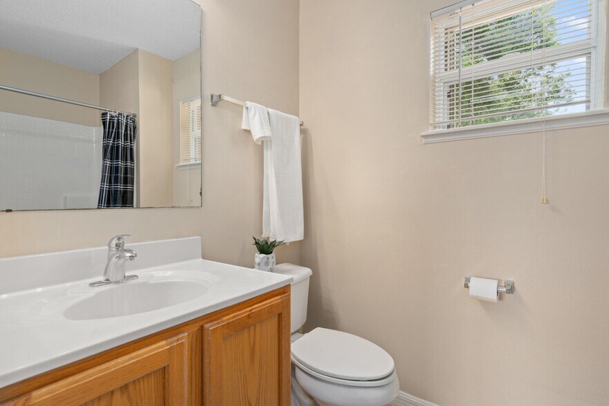 Building Photo - 9572 Horizon Dr