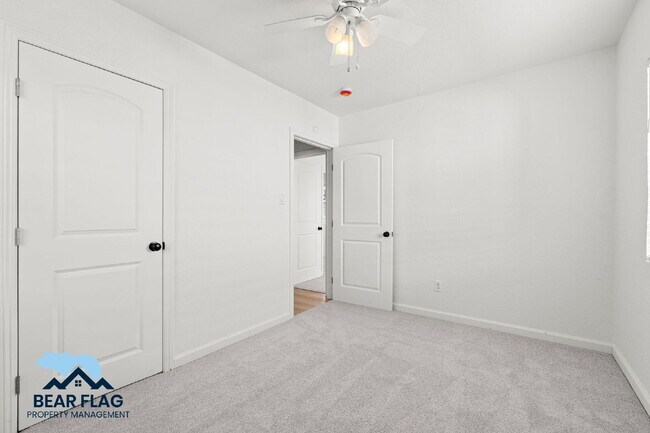 Building Photo - For Rent $2,280 - 2 bed, 1 bath